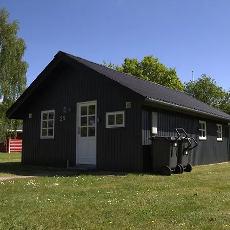 Ferieby - Torpet 25 Otel